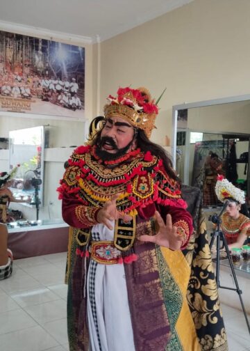 Jro Mangku Sudanta, Barong Keris Dance, dan Nyala Taksu di Desa Guwang