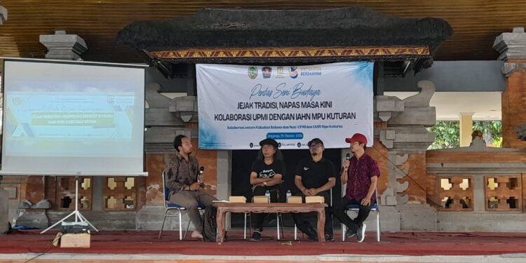 Menjelajahi Akar Tradisi dari Lukisan Wayang Kaca Bali Utara