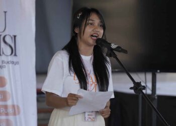 Seabrek Emosional dalam Puisi Para Penampil di Open Mic Baca Puisi Rabu Puisi Komunitas Mahima