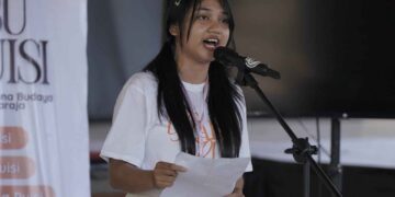 Seabrek Emosional dalam Puisi Para Penampil di Open Mic Baca Puisi Rabu Puisi Komunitas Mahima