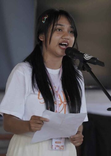Seabrek Emosional dalam Puisi Para Penampil di Open Mic Baca Puisi Rabu Puisi Komunitas Mahima