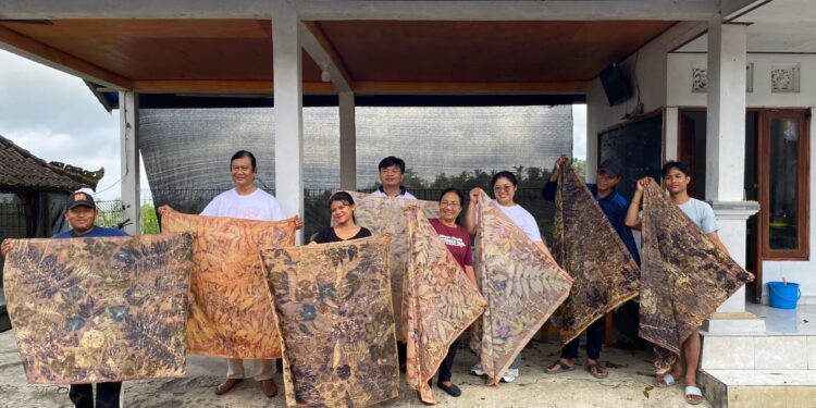 Warna Daun, Jiwa Subak: ISI Bali Bawa Napas Baru untuk Jatiluwih lewat Botanical Print