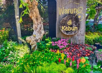 “Warung di Kebun”: Menemukan Teduh di Tengah Riuh Denpasar