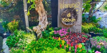 “Warung di Kebun”: Menemukan Teduh di Tengah Riuh Denpasar