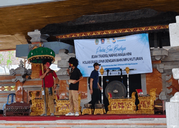 Dua Kampus, Satu Irama: Pementasan Seni yang Menggetarkan Sasana Budaya Singaraja