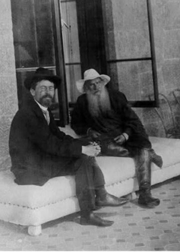 Tolstoy dan Chekhov: Ketika Keagungan Menyapa Kelembutan