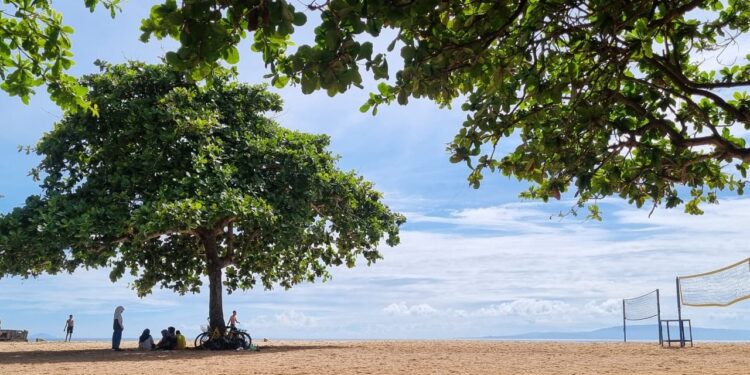 Psikogeografi dan Ekologi Waktu Luang di Sanur