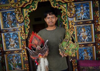 [Tuturangan Ambengan 3]: Putu ‘Koyik’ Sastrawan, Si Perajin Kostum Tari dari Desa Ambengan, Buleleng