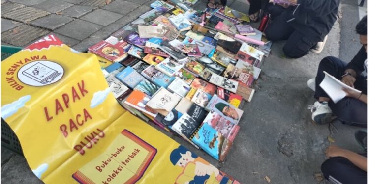 Buku-Buku Populer yang Jadi Favorit Banyak Pembaca di CFD Kota Padang, Mana Pilihanmu?