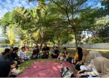 Merayakan Bacaan di Bawah Langit Padang: Kisah Komunitas Padang Book Party