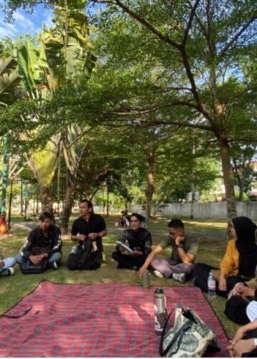 Merayakan Bacaan di Bawah Langit Padang: Kisah Komunitas Padang Book Party