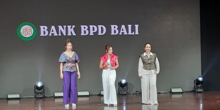 Wastra Hitakara dan ‘Arus Kecil Kebudayaan’ : Diplomasi Subtil dari Tubuh Bali