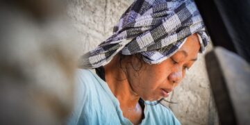 Singgah Sejenak di Desa Julah: Belajar dari Ketut Resiani dan Komang Artayasa  