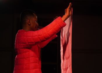 Menonton “Soft Square” dengan Sok Tahu