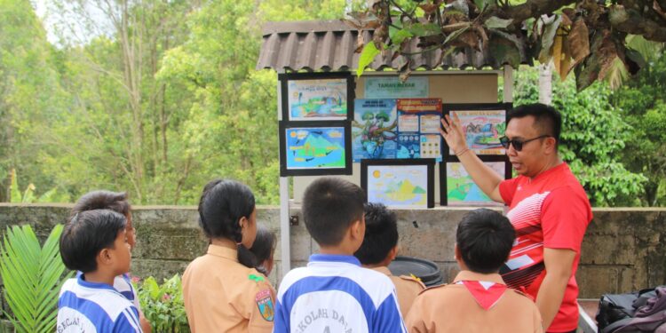 Taman Mekar, Belajar Konservasi Air ala SDN 4 Munduk