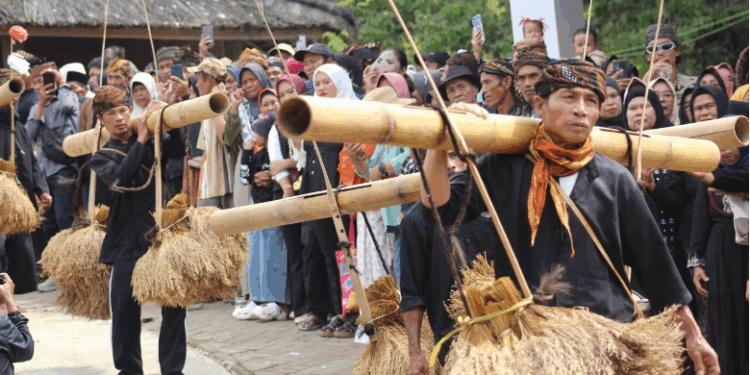 Seren Taun Kasepuhan Cisungsang: Harmoni Tradisi, Alam, dan Kemanusiaan