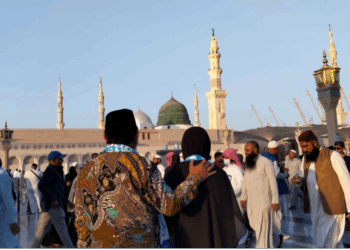 Menemui Ka’bah, Perjalanan Haru Menembus Malam: Catatan Umrah [2]