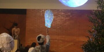 Bulan Kepangan: Ketika Bulan Kehilangan Cahayanya