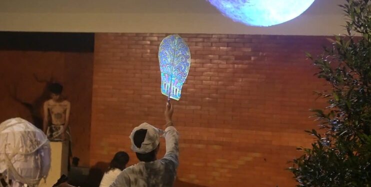 Bulan Kepangan: Ketika Bulan Kehilangan Cahayanya