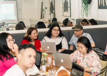 Ketika Kata Menemukan Jalannya Sendiri