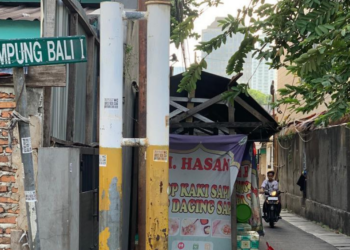 Dari Surabaya ke Jakarta, Keluar untuk Melihat ke Dalam