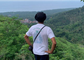 Menyusuri Ingatan di Jalur Bukit Mendeha