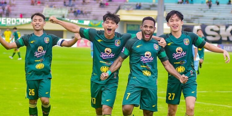 Menonton Kembali Persatu Tuban dengan Sedikit Kesinisan