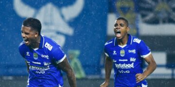 Malam Ketika Persib Mengajari Kita tentang Kegigihan