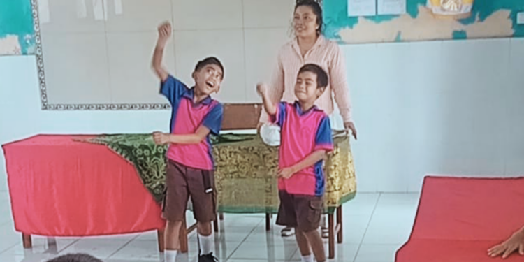 Wisata Literasi dan Seni Akhir Tahun di Desa Adat Gulinten: Acara Dadakan dan Serba-serbinya