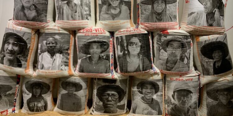 Menelisik Ketimpangan dan Ketergantungan Melalui Pameran “Revolusi Setangkai Jerami”﻿