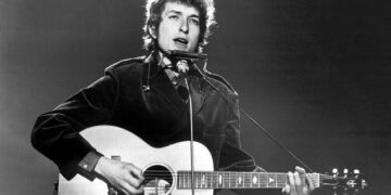 Knockin’ on Heaven’s Door: Bayangan Abadi di Ambang Kefanaan