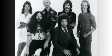 ‘Dust in the Wind’: Antara yang Berlalu dan yang Tetap Ada