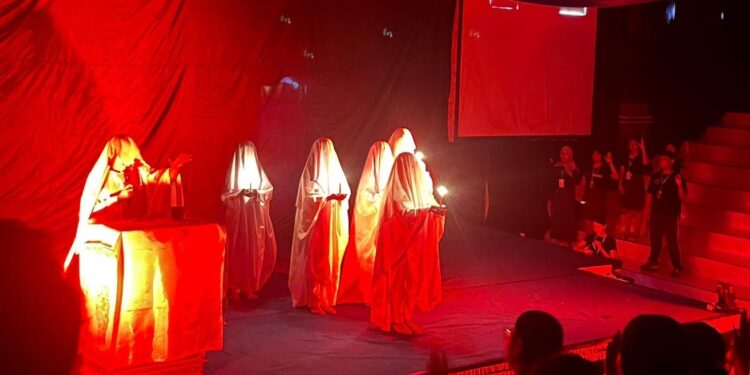 Menyaksikan ‘Perjamuan’: Ritus Peresmian Teater Media Tepi, SMK Kesehatan Bali Medika Denpasar