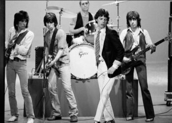 Feminisme, Poskolonialisme, dan Sunyi dalam ’Indian Girl’