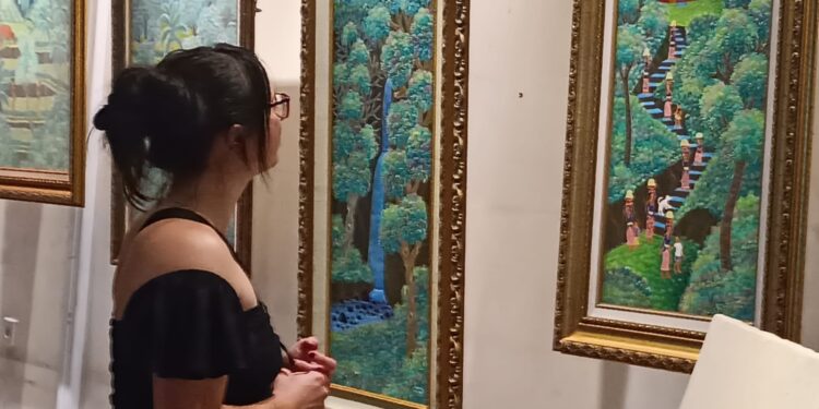 Menengok Lukisan Bercorak ‘Young Artist Style’ di The 1O1 Bali Oasis Sanur