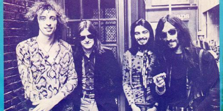 Chicken Shack: Lebih Baik Buta Daripada Melihatmu Berpaling