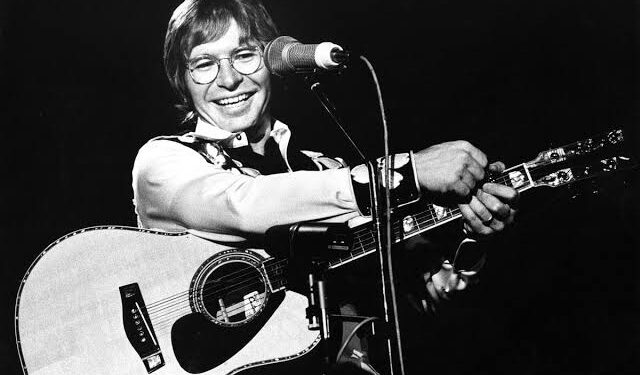 ‘Leaving on a Jet Plane’: Bisikan Nostalgia dan Takdir