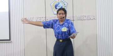 Ketika Pelajar SMP se-Bali Membaca Puisi dalam Dua Bahasa di Kesbam Anniversary Contest (KAC) VI
