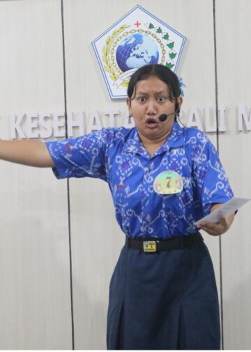 Ketika Pelajar SMP se-Bali Membaca Puisi dalam Dua Bahasa di Kesbam Anniversary Contest (KAC) VI