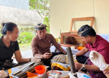 Warisan Lontar di Jembrana: I Ketut Arnyana Simpan 28 Cakep dan Tika Kuno