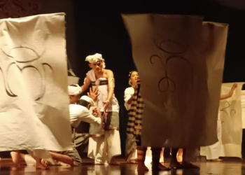 Teater Tari ‘Swarga Rohana Parwa’ dari IHDN Mpu Kuturan: Teks-teks Kuno yang Digerakkan, Ditarikan dan Disuarakan