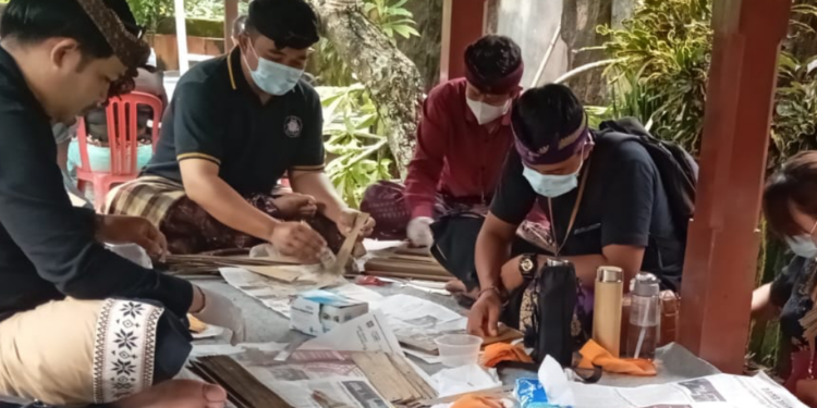 Konservasi Lontar di Desa Suwug: Ada Lontar Jaran Guyang, Tutorial untuk Menawan Hati Seseorang