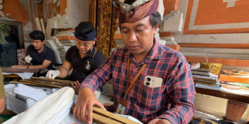 179 Cakep Lontar Terawat dengan Baik di Gria Ida Pedanda Gede Made Gunung