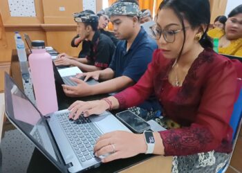 Mahasiswa Prodi Sastra Bali Unud Membuat Kamus Digital, Aplikasikan Pembelajaran di Festival Kamus Digital
