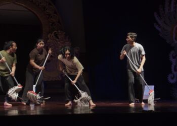 Teater Bali Modern ‘Jaratkaru’ dari Kawiya: Sekilas Tentang ‘Urban Stress’ dan Kehilangan Waktu Memikirkan Pernikahan