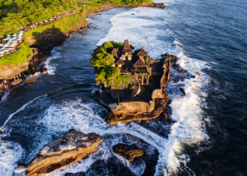 Sentimen Negatif terhadap Pariwisata Bali: Tantangan Citra, Identitas, dan Keberlanjutan Pariwisata