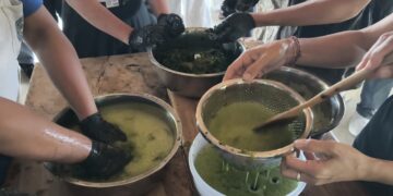 Serunya Belajar Ngulet Daluman di Pasar Intaran