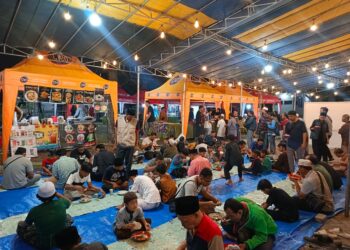 Semarak Buka dan Sahur Gratis di “Gubukan” Masjid Bukit Palma Surabaya