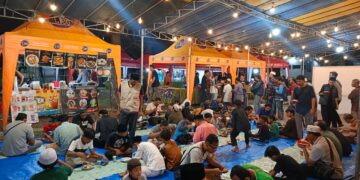 Semarak Buka dan Sahur Gratis di “Gubukan” Masjid Bukit Palma Surabaya