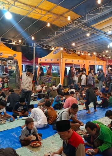 Semarak Buka dan Sahur Gratis di “Gubukan” Masjid Bukit Palma Surabaya